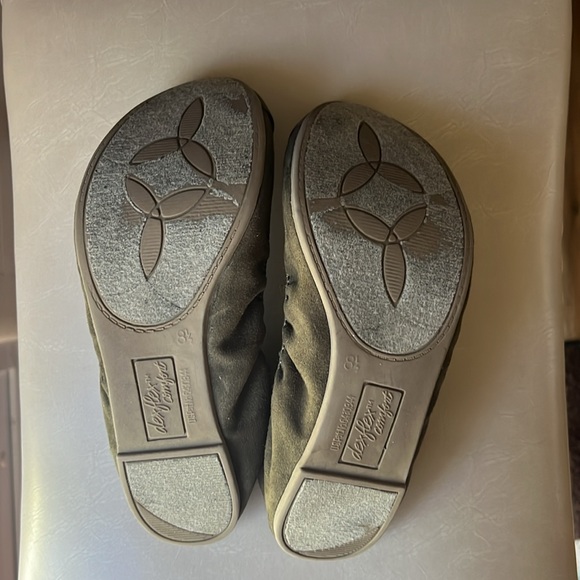 Dexflex Comfort Flats - Picture 2 of 6